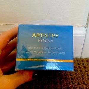 ARTISTRY HYDRA V Replenishing Moisture Cream 1.7 oz (50mL)